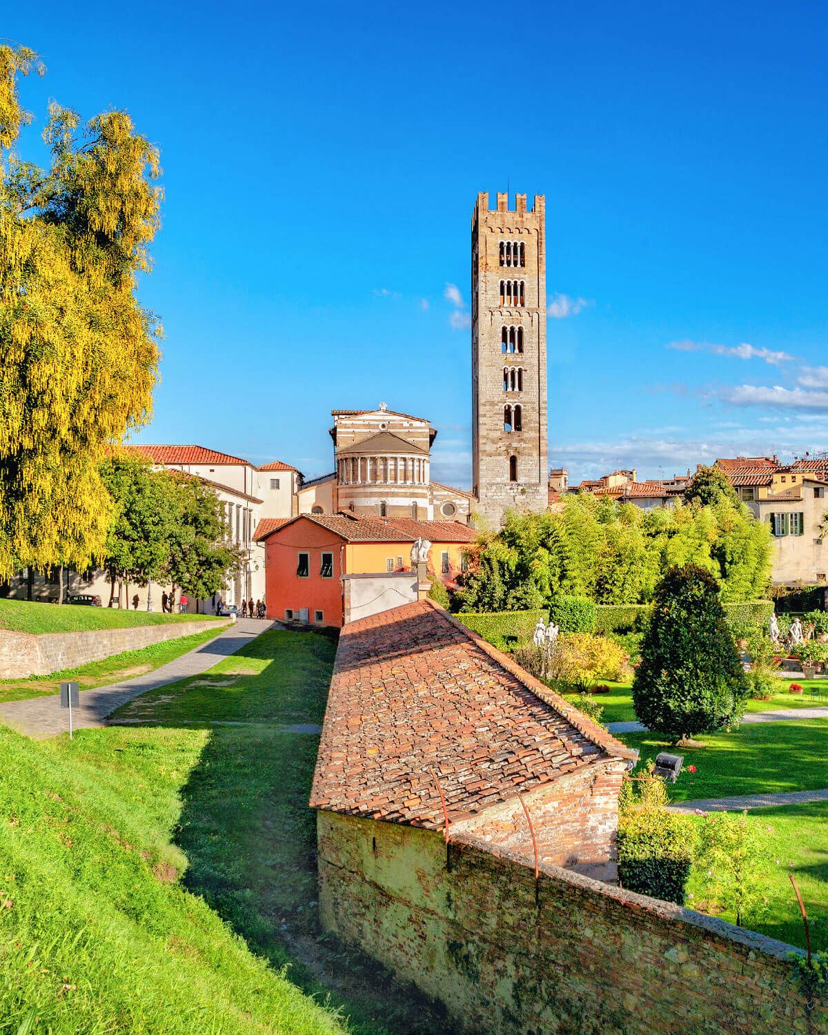Vista del centro di Lucca dalle Mura