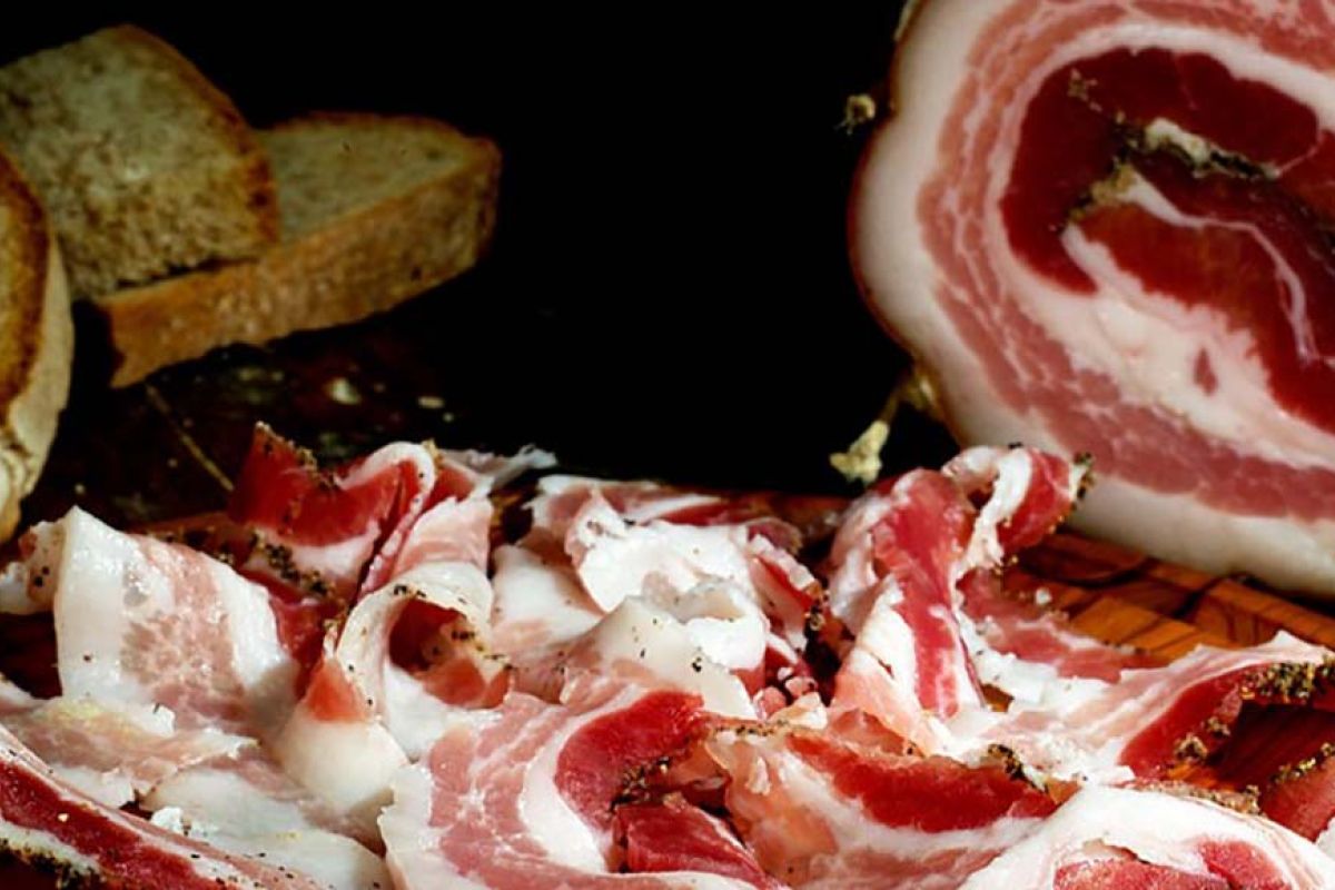 Pancetta arrotolata della Lucchesia
